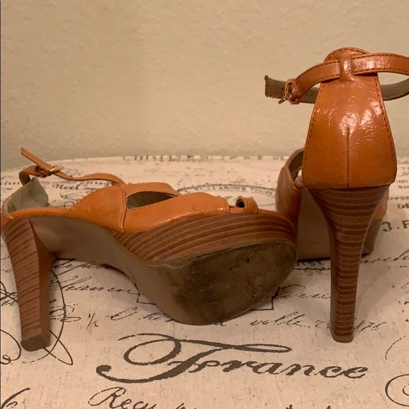 Heels - Picture 4 of 4